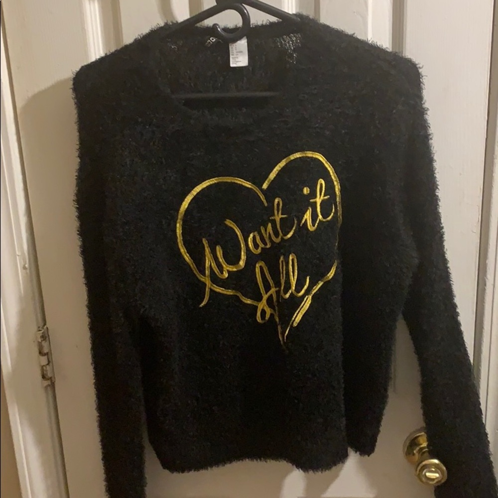 BLACK AND GOLD SWEATER